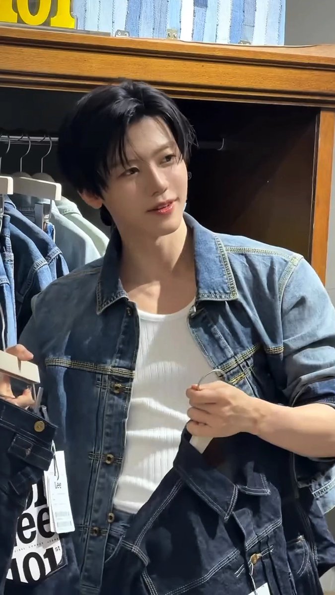 the813Degrees's tweet photo. เขินอะ พ่อกุ husband vibe มากอันนี้ ㅜㅜㅜㅜㅜㅜㅜㅜㅜㅜ https://t.co/7qnA7AhMsr