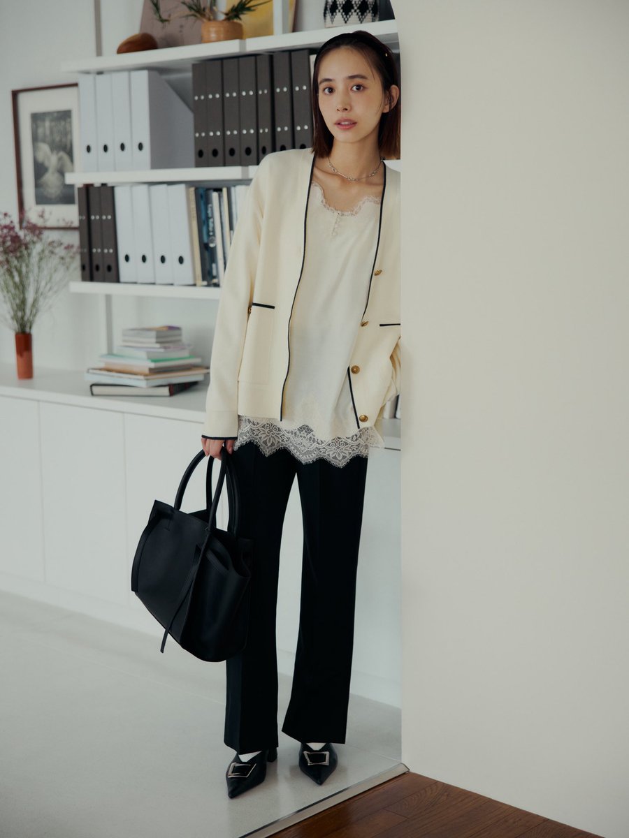 _MilaOwen's tweet photo. MILA PANTS
starring Hiroe Igeta
井桁弘恵が纏う、秋のMILA PANTSをご紹介!
🍂ビジュアル公開中🍂
▶︎▶︎https://t.co/h93B4aX4zV
#MilaOwen #ミラオーウェン https://t.co/CewqGRmlqD