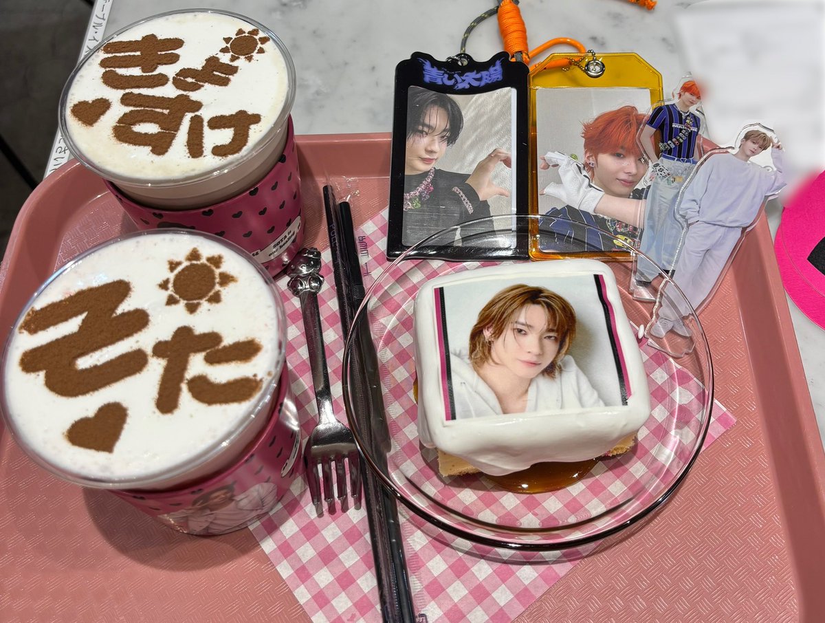 poasuke08's tweet photo. 颯太センイルに引き続き、11月1日は東京にいるので、琉楓のセンイルカフェにも行けそうで嬉しい☕𓈒𓏸︎︎︎︎
どんな感じなんだろ〜💚

#aoen #アオエン 
#RUKA #琉楓 
#HAPPY_RUKA_DAY https://t.co/49BfyoY5YX