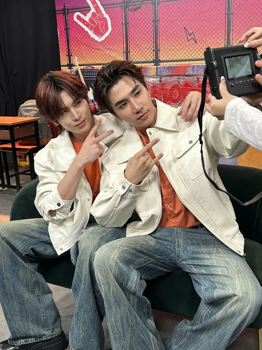 ShopeeTH's tweet photo. ขนลุกส์ล้าววว ใครจะได้โพลาแรร์น้าา

รอดูไลฟ์เลย 👉 https://t.co/4M8bM89Dgj

SHOPEE PERTHSANTA NAROCK MAK
#ShopeeLivexPerthSanta
#PerthSanta #เพิร์ธแซนต้า #PerthTanapon #Santapp https://t.co/VdR3nDasLN