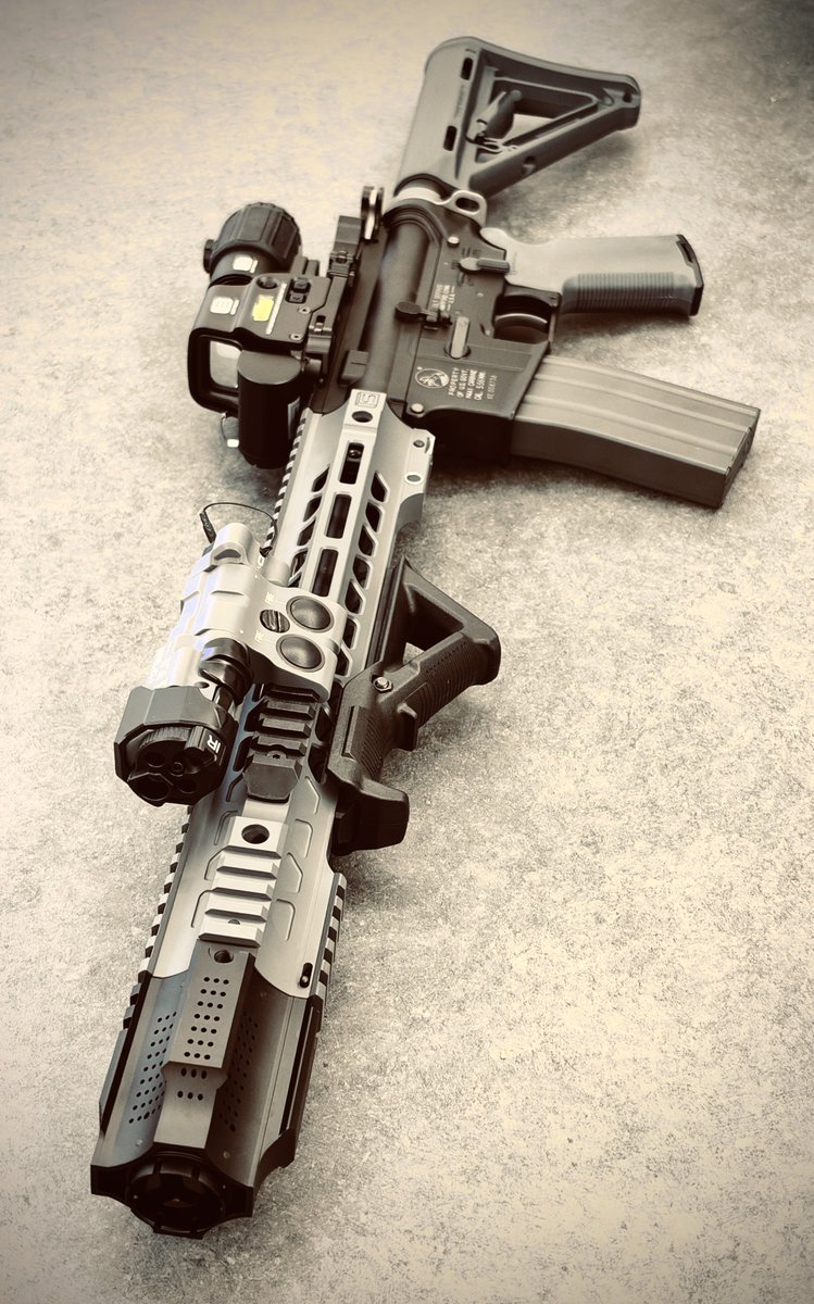 Souryu_std's tweet photo. KSCのM4A1、めちゃくちゃイケメンになりました。 https://t.co/uxOAzMA2e7