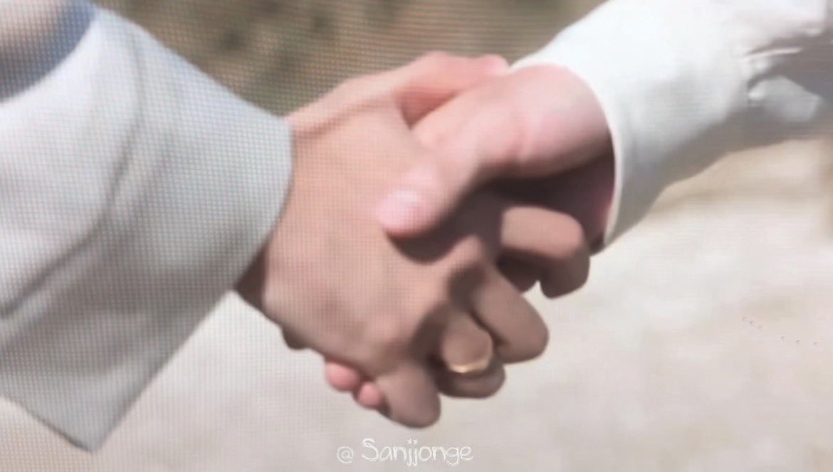 lyraciell's tweet photo. after some “in-depth” research with @thinkngspace we know whose hands these are (we’re normal please don’t think otherwise):

1. mingi &amp; yunho
2. seonghwa &amp; jongho
3. san &amp; yeosang
4. wooyoung &amp; hongjoong https://t.co/WQLZUQ2yL4
