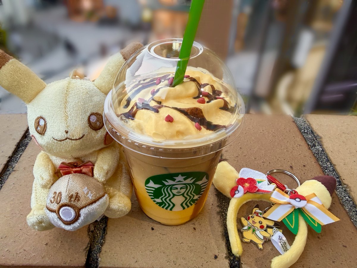 ra_S14's tweet photo. スタバ行ってきたよ〜☕️
今回はちゃんとぬい忘れずに持って行った💪
ピカチュウハニークリームラテ美味しかった⚡️💕 https://t.co/xXxZ5h6kBd