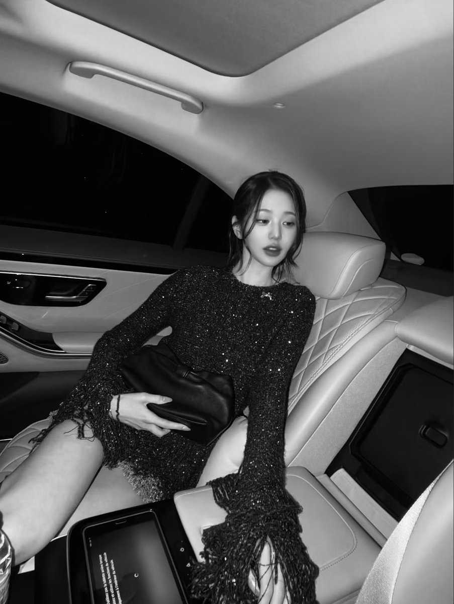 kgrencvhfd79921's tweet photo. Wonyoung looks so ethereal in every Dior shot from Paris 🕊️

WONYOUNG IN DIOR
#WonyoungDiorSummer27
#JANGWONYOUNG
#WONYOUNG
#DiorSummer27 @Dior https://t.co/xjUrppGGSu