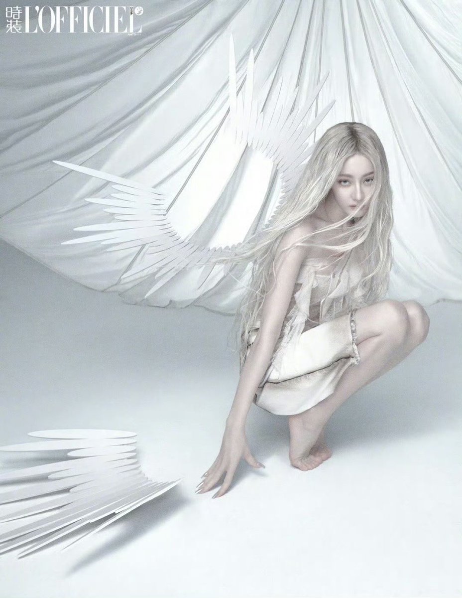 pandacabikon's tweet photo. เห็นบางคนมี ปห กะชุดสีแดง นี่ค่ะ พิเร่อในชุด Dior สีอื่น ส่วนตัวนี่ว่าน้องใส่สีไหนก็เด่นค่ะ ดังนั้น ปห อาจไม่ใช่มาจากทางฝั่งคนสวยก็ได้นะคะ 😌 https://t.co/qSVg4uLL5c