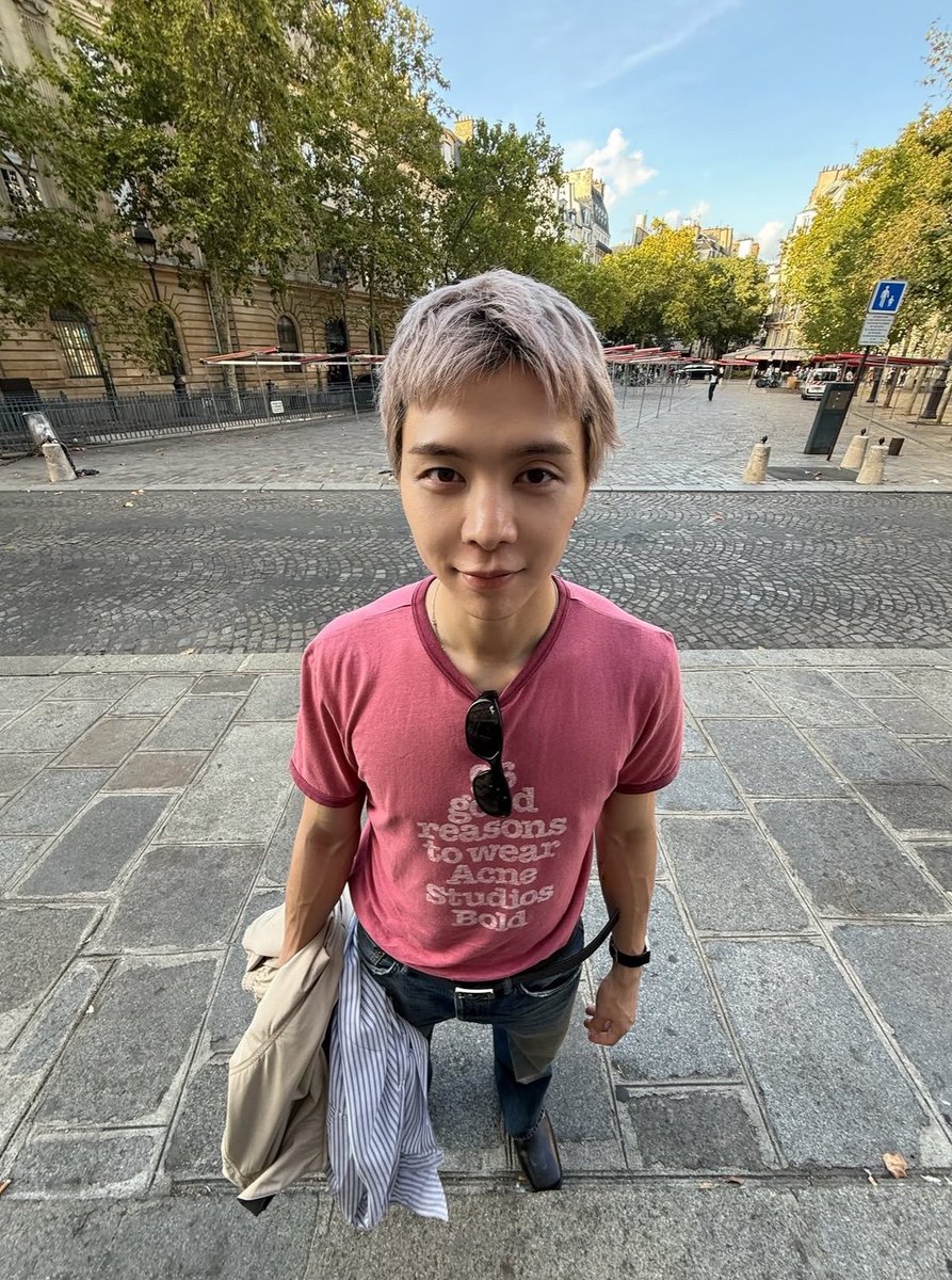iCandy127_'s tweet photo. Can they make johnny and sak match outfits for the next NCT nation https://t.co/BBJ55dQWdu
