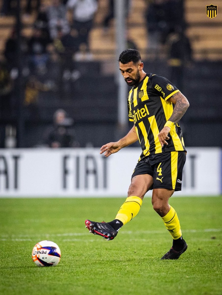 padreydecanocom's tweet photo. Franco Romero sufrió un desgarro en el posterior derecho y será baja en Peñarol.

Maxi Olivera se retiró de la cancha por temas musculares. Los cambios realizados por Diego Aguirre fueron obligados por pedido de los jugadores debido a sus dolencias musculares. https://t.co/BKhgzv4djK