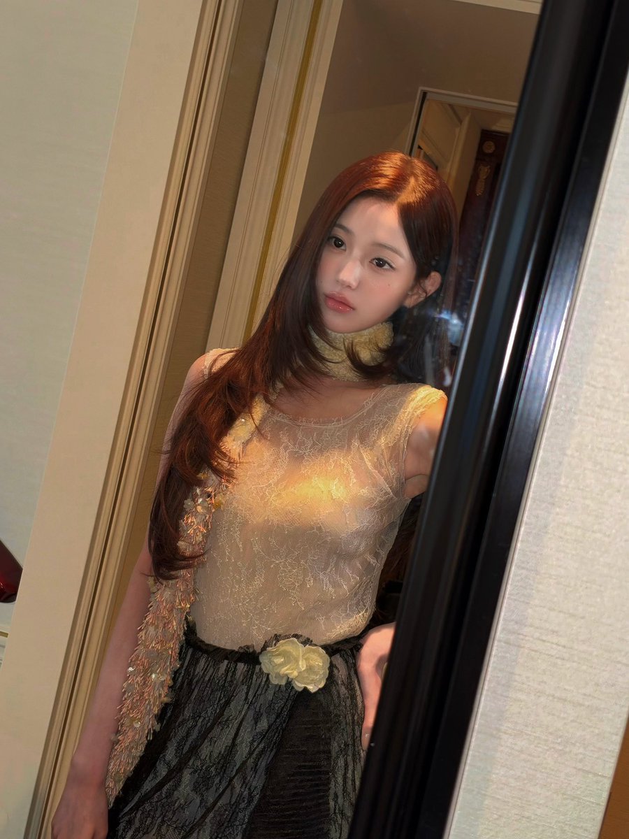 ni131280's tweet photo. The spotlight shifts naturally toward Wonyoung whenever she appears at Dior during Paris Fashion Week.

WONYOUNG IN DIOR
#WonyoungDiorSummer27
#JANGWONYOUNG
#WONYOUNG
#DiorSummer27 @Dior https://t.co/fJbscNTZvS