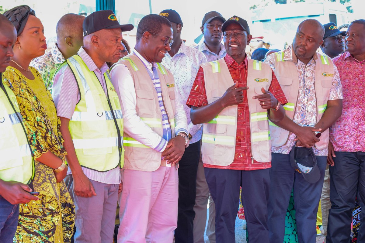 OpiyoWandayi's tweet photo. Joined President @WilliamsRuto for the launch of electricity projects in Mwatate Constituency, Taita Taveta County with @RERECMashinani and @KenyaPower. ##PoweringTheNewKenya https://t.co/LmNba5YzKF