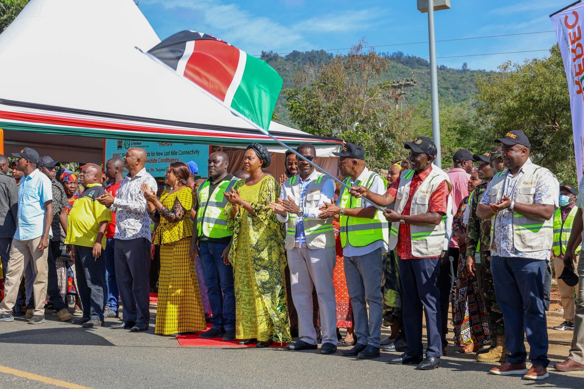OpiyoWandayi's tweet photo. Joined President @WilliamsRuto for the launch of electricity projects in Mwatate Constituency, Taita Taveta County with @RERECMashinani and @KenyaPower. ##PoweringTheNewKenya https://t.co/LmNba5YzKF