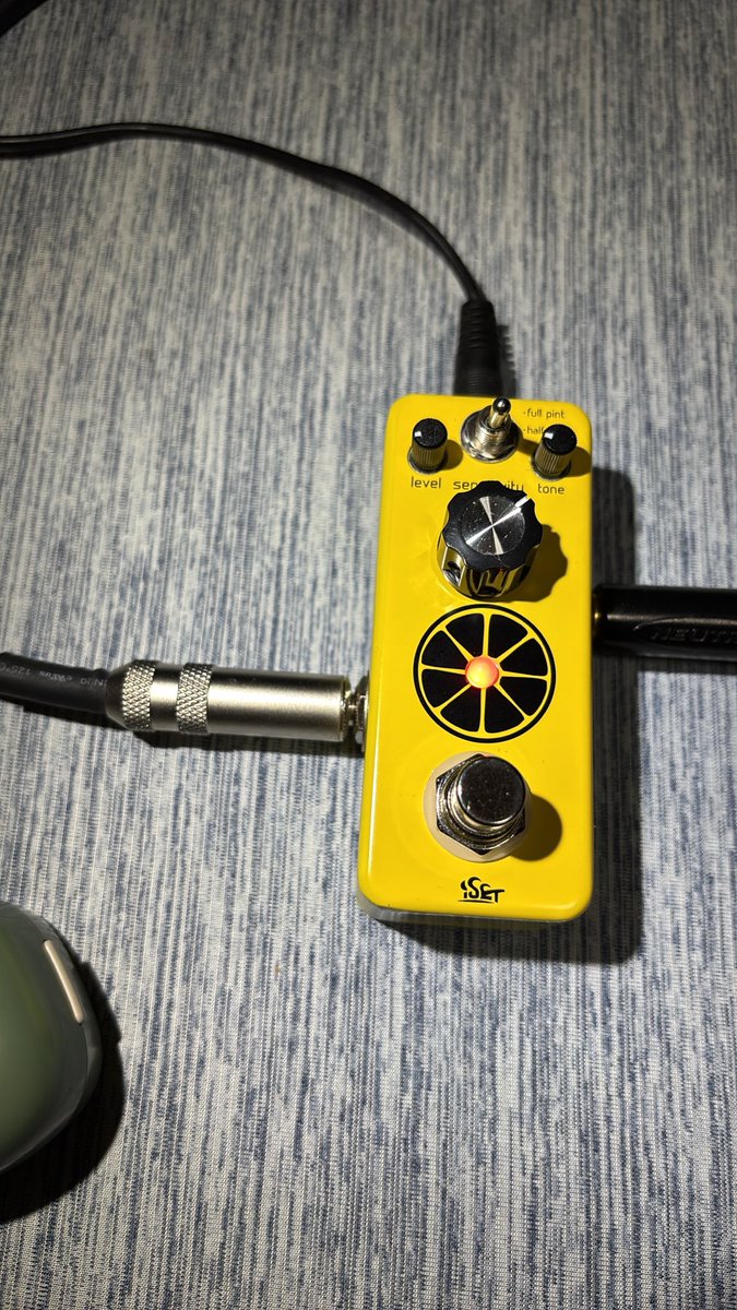 ukulelefromhell's tweet photo. ペンパルズに影響されて買ってしまったよisetのコンプ。Amazonでずっと品切れだったのでわざわざReverbから注文してしまった(送料は結構安かったが届くのに2週間かかった) https://t.co/v7u9b49ke6