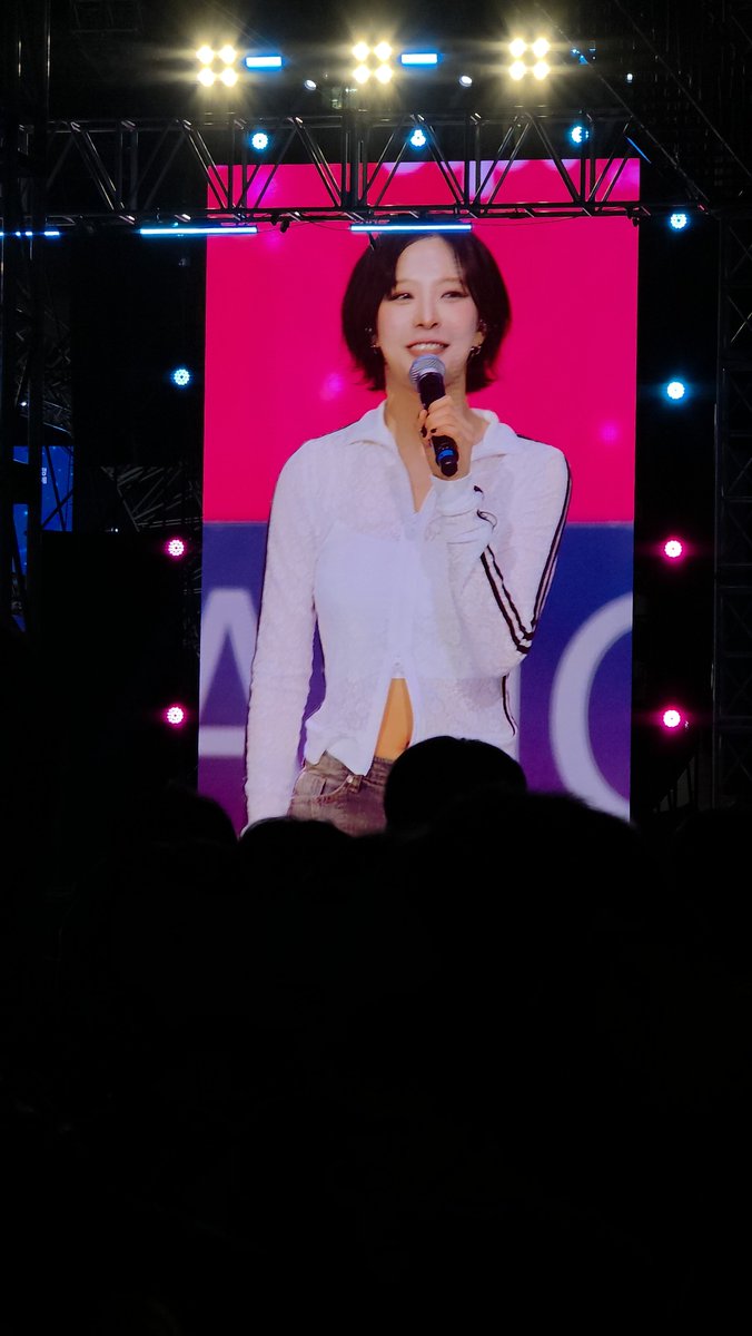 ggung_rabbit's tweet photo. 천안흥타령축제에 빌리 왔다!!
수아 잘 지내는 모습 좋네!

#천안흥타령춤축제 #빌리 #문수아 https://t.co/S193VB67oZ