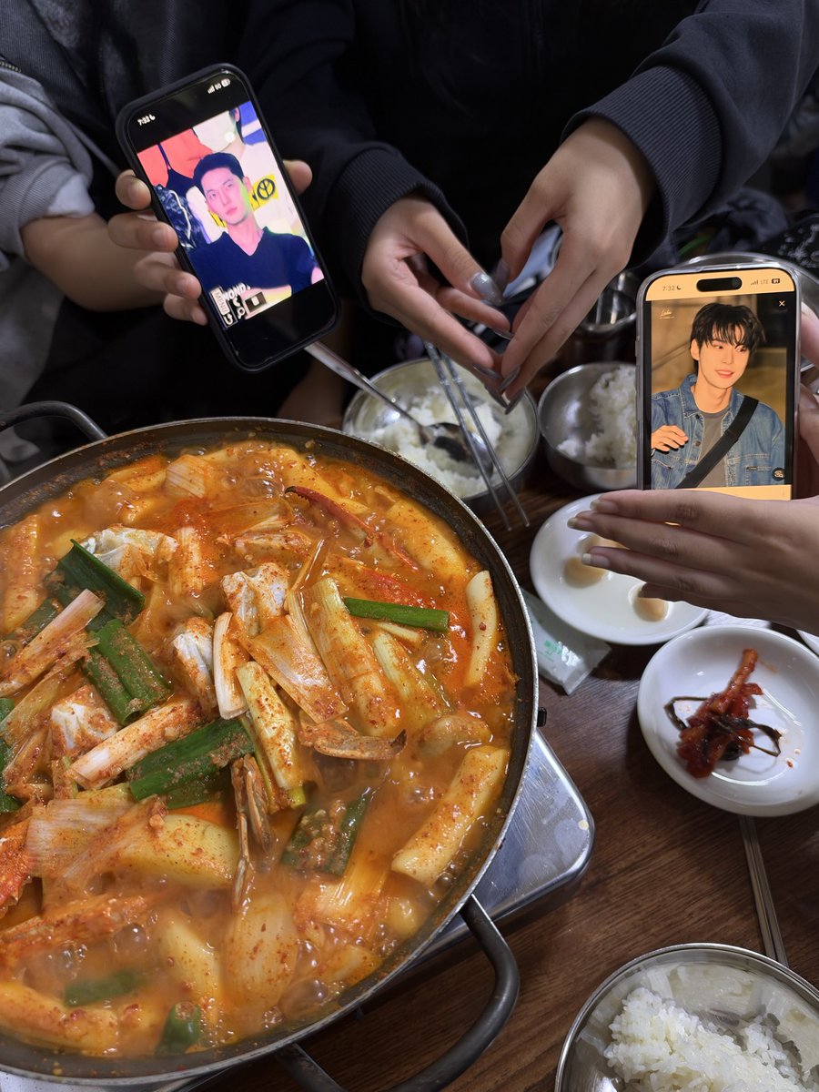 sidhd_sidhd's tweet photo. 동곱먹기 딱 조은 날씨…///👍🏻👍🏻 https://t.co/s39JFTM4KP