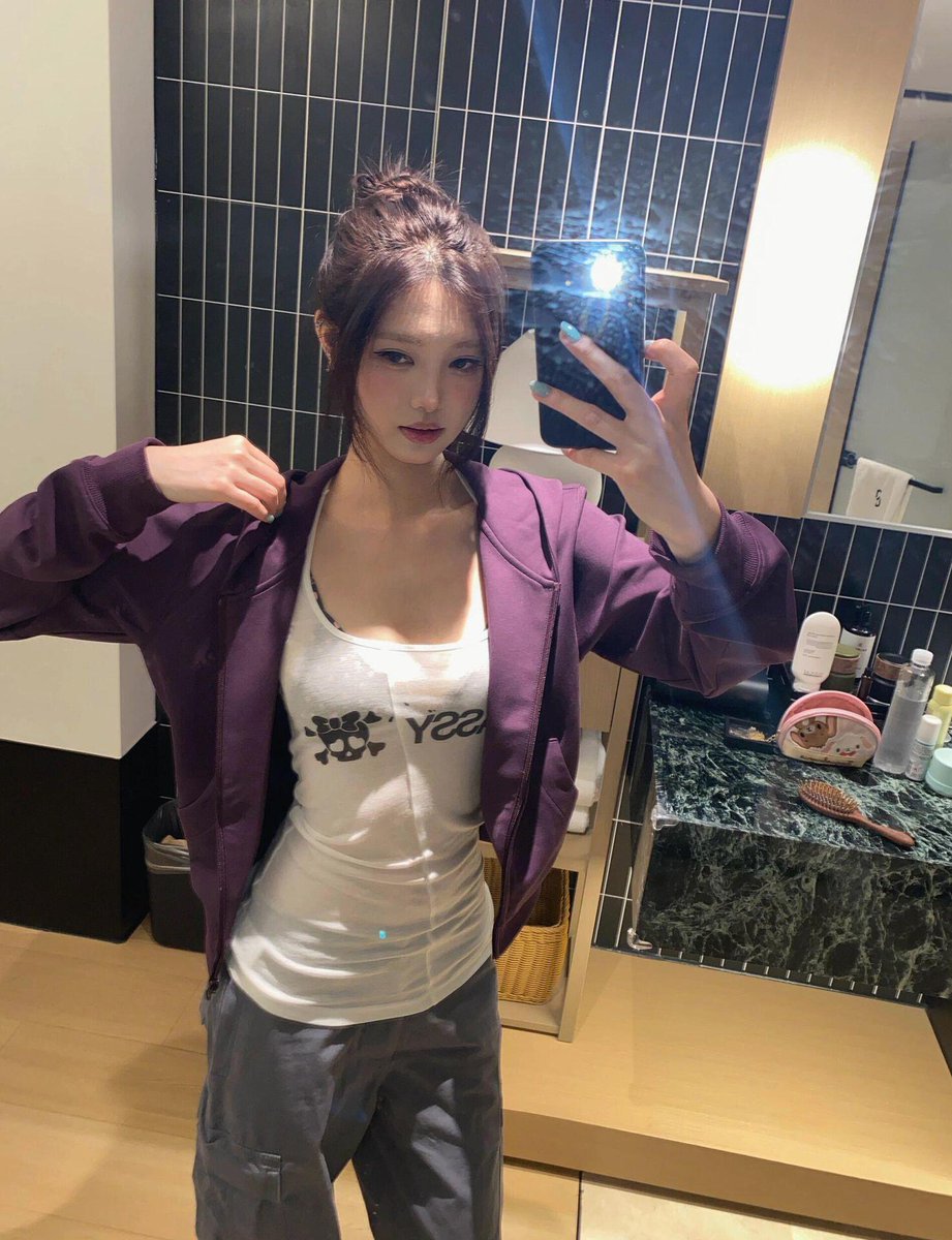 ConorFunk35735's tweet photo. 平衡不是静止，而是在摇摆中不断调整。生活不会永远稳当，但你可以学会在风里站稳。 🌟 🎈 👍 🌻 https://t.co/QSmILmSc0l