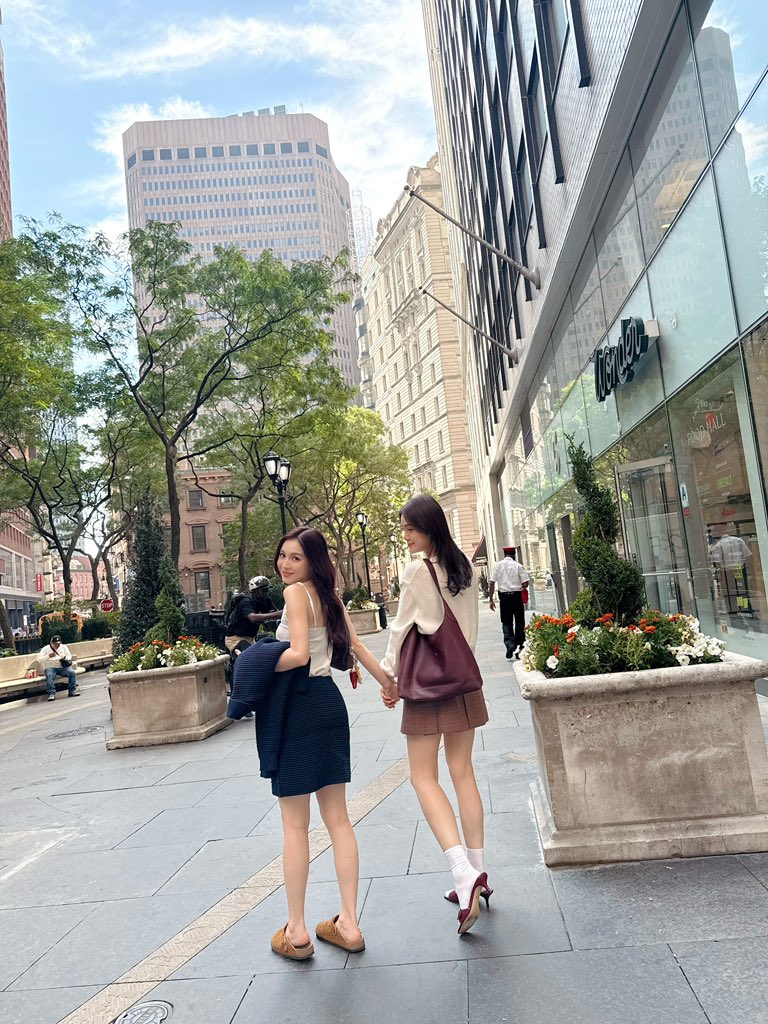 bodyguardchuu's tweet photo. in NYC 🗽🍎

#CoachNYxLoverrukk 
#CoachNY #CoachSpring27 #loverrukk https://t.co/2tGbtNm5a7