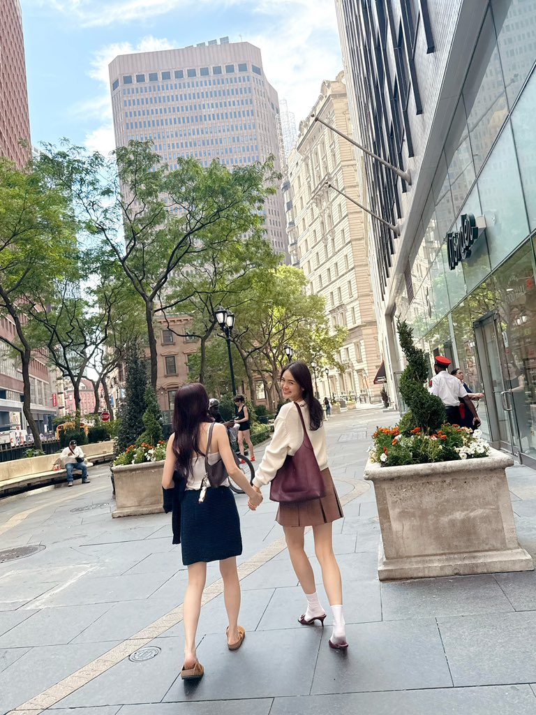 bodyguardchuu's tweet photo. in NYC 🗽🍎

#CoachNYxLoverrukk 
#CoachNY #CoachSpring27 #loverrukk https://t.co/2tGbtNm5a7