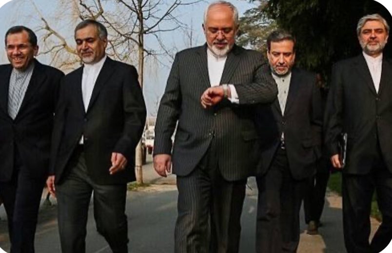 lilyFoz's tweet photo. پروفسور هوشنگ امیر احمدی چه قشنگ گفت:

ما دیپلمات نداریم؛ این‌هایی که داریم #زیپلمات هستند! 👏
زیپ دهانشان همیشه در برابر دشمن بسته است. 
📌 پ ن: بهترین کار اینه ساعت ۹ شب همه را بزارین سر کوچه شهرداری ببره ! ♻️
#دیپلماتهای_بدون_دستاورد https://t.co/k5roSQse5c