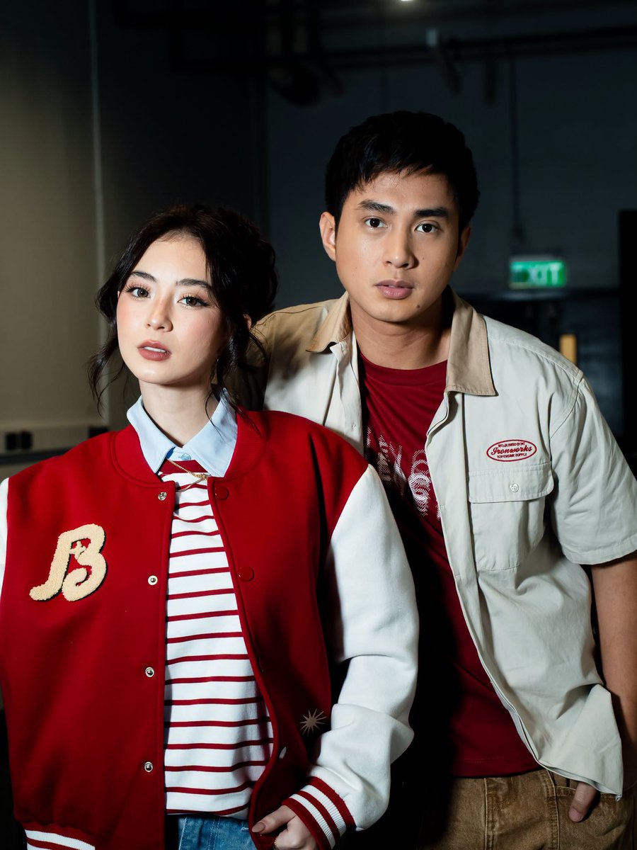 cebudailynews's tweet photo. SO MUCH CHEMISTRY  

LOOK: Actors JM Ibarra and Sofia “Fyang” Smith turned heads as they confidently slayed the runway at the Bench Fashion Show. 

One netizen praised the pair, commenting, “Lovely couple.” #CDNDigital

 📷: BenchTM/IG https://t.co/rWgaywlPnJ