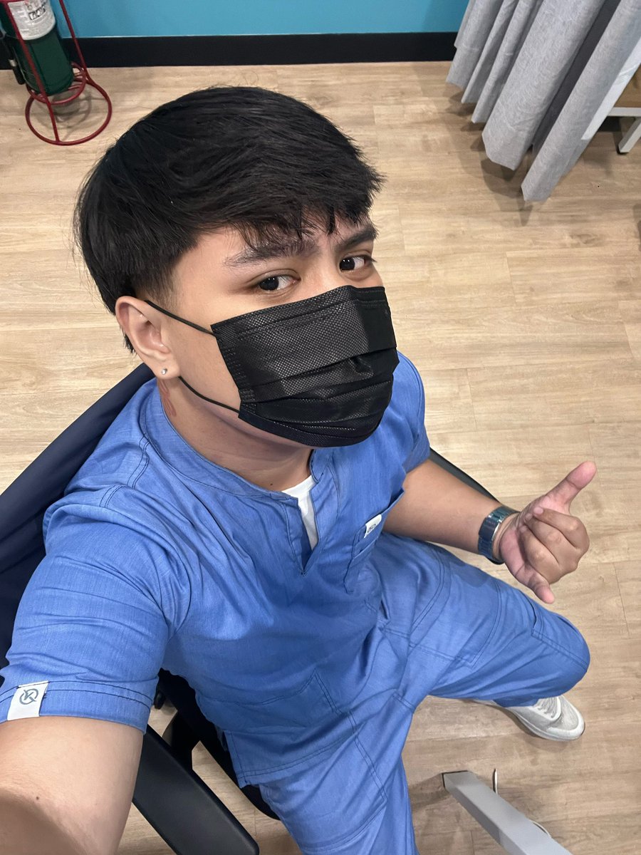 alasdoche's tweet photo. workclothes vs. my pjs #cebu https://t.co/DdHxU9MJKb