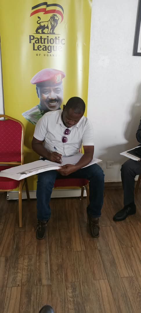 TesoEntAwards's tweet photo. Endorsement of @mkainerugaba done 👍 
Thank you Hon @OgwangOgwang for Facilitating the Media Team from Teso to reach the @PLUsecretariat to do this remarkable objective, also thank you @HonTwallafadil for Hosting the Team.
Tuko Pamoja https://t.co/27b8yJ4ar5