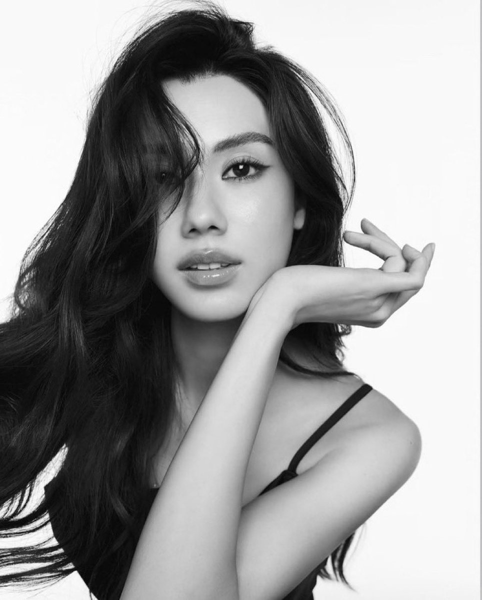 sstaess's tweet photo. หลบไปให้หมด เดี๋ยวรับดาเมจนี้ไว้เอง  ⋆.˚🦋༘🖤 ⋆.˚ https://t.co/XKarzj7FNQ