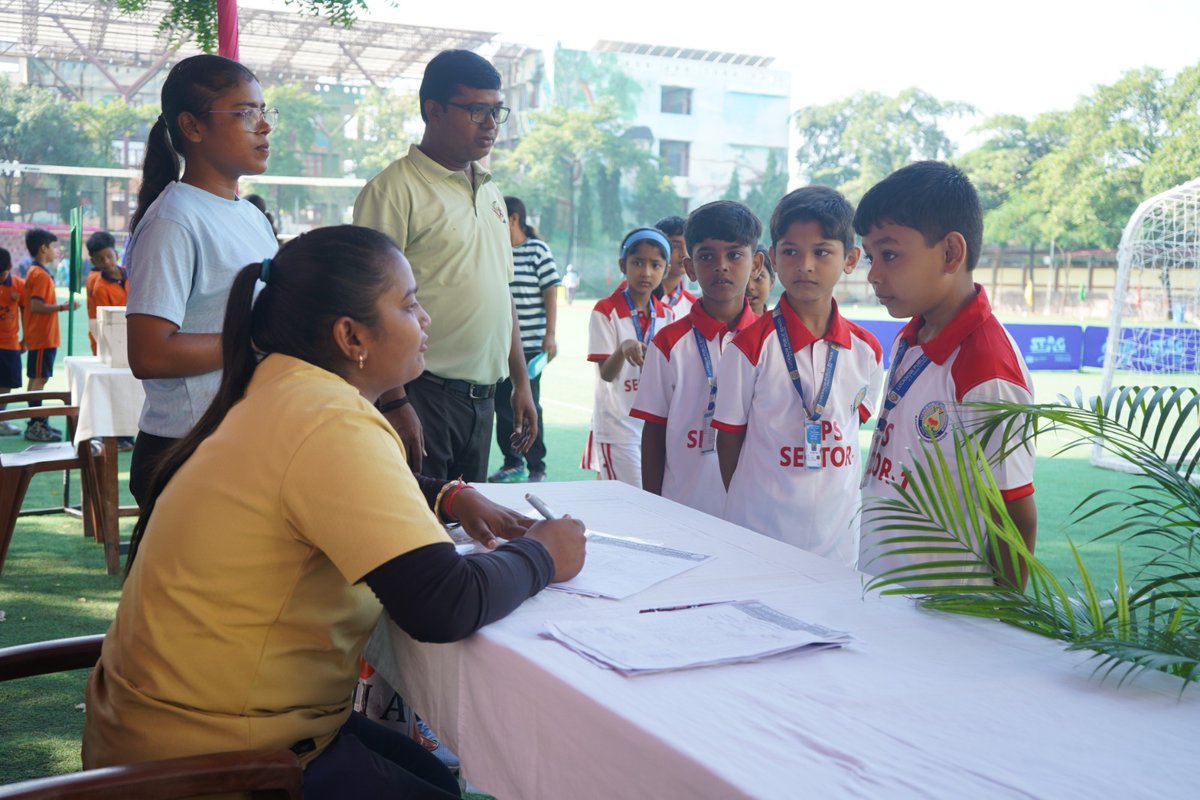 LucknowSchool's tweet photo. UNITING BRANCHES THROUGH SPORT... 

Lucknow Public School (C.P. Singh Foundation), South City hosted an exciting Inter-Branch Sports Event for Classes III–V, bringing together students from five branches.

With thrilling Cricket and Football matches, students celebrated teamwork, talent and sportsmanship.

One Spirit. One LPS Family. 

#LucknowPublicSchool #CPSinghFoundation #SportsAtLPS #InterBranchSports #YoungTalent #Teamwork #LPSFamily