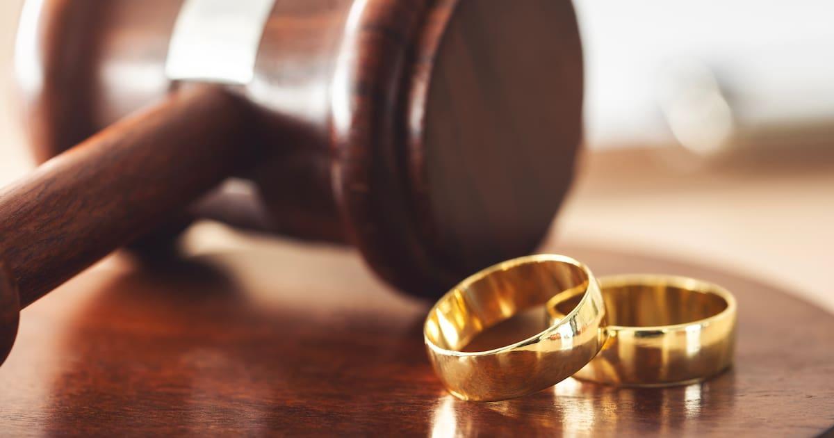Cronistacom's tweet photo. El Código Civil y Comercial de la Nación detalla las diferentes modalidades para iniciar un trámite de divorcio en el país. https://t.co/sW38DjFdhY https://t.co/VUhjRBdn8T