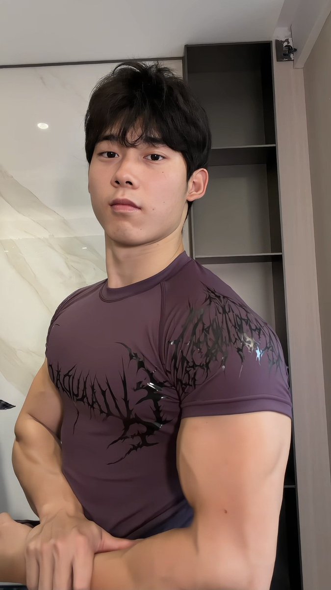 Enil__ryuu's tweet photo. Asian Boy | 抖音 |

[ Kaos Toji Gym ]
https://t.co/jLz40G3s8x https://t.co/7SOLh6yBkm