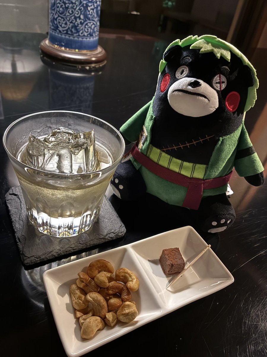 fastener's tweet photo. うめぇ🥃
氷がバラになってるの良いですねぇ https://t.co/gfmXjn9n3N