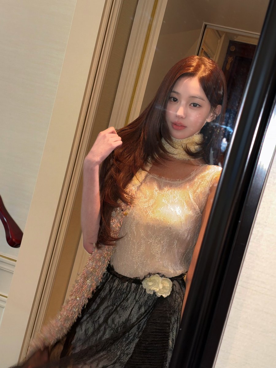 WONYOUNGJ61's tweet photo. Dior Summer 27 feels like Wonyoung’s moment. She brings a soft, graceful presence that is both refined and authentic.

WONYOUNG IN DIOR
#WonyoungDiorSummer27
#JANGWONYOUNG
#WONYOUNG
#DiorSummer27 @Dior https://t.co/9X6TAiGB1T