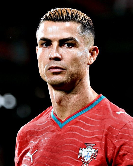 q7a40's tweet photo. حتى اعتزال ميسي من المنتخب ما أخذ نفس التغطية هذي

أكثر من 20 ألف شخص كانوا يتابعون رحلة طيارته وهو طالع من معسكر المنتخب

إذا كنت كبير، فأنت كبير 🐐 https://t.co/2SFbiPY6ph