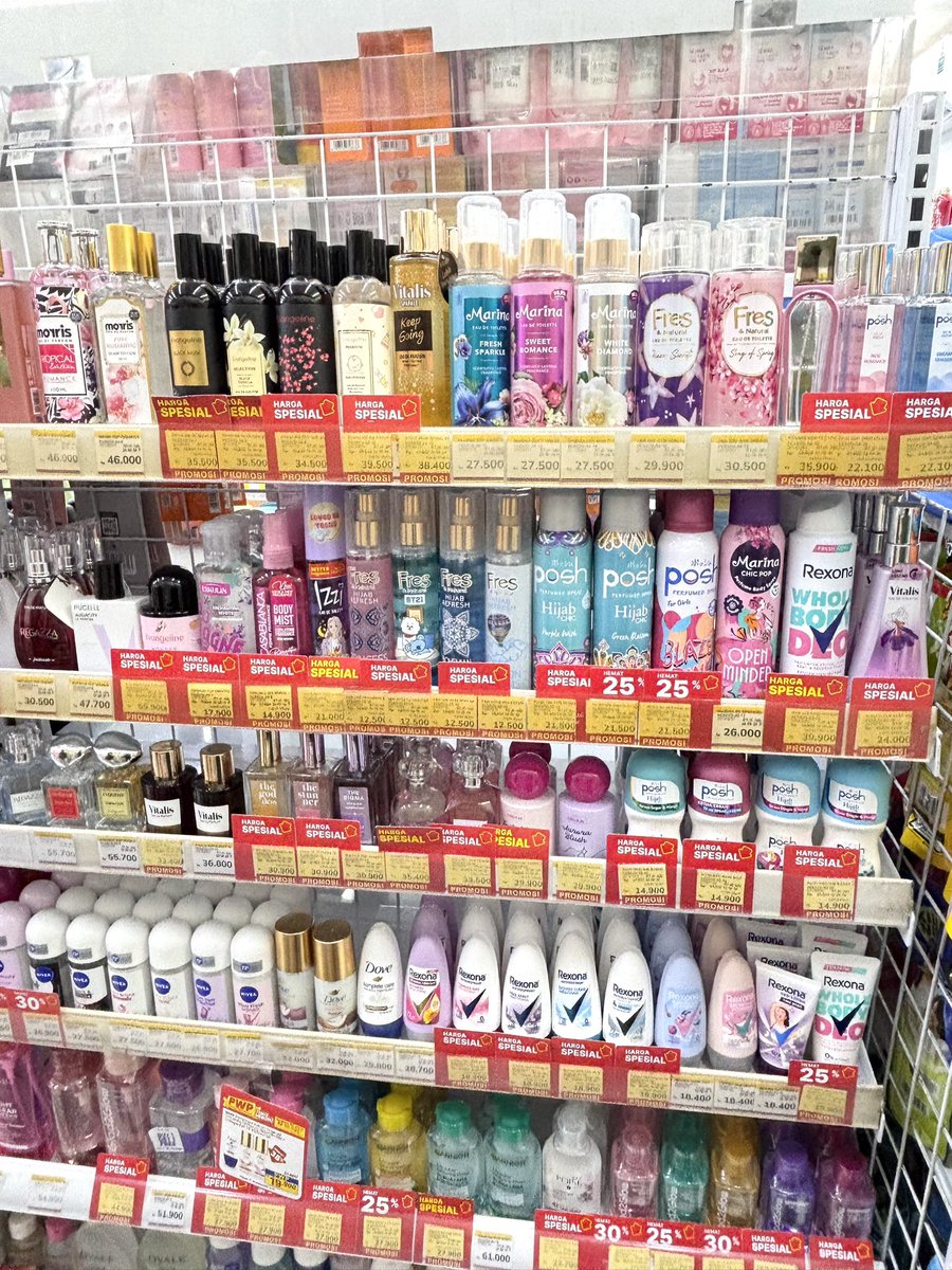 nadyakhanza's tweet photo. DEMI APASIH TOP Tier jajanan parfum yang biasa
aku beli terus di minimarket di review Eau de Sarah!!! https://t.co/nkQOXZoaT3