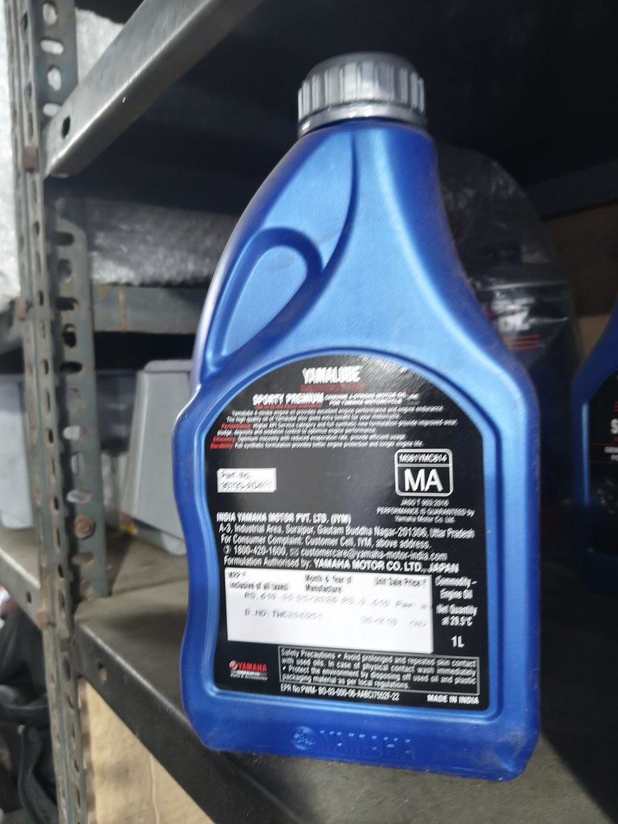 agni08's tweet photo. @India_Yamaha engine oil mrp is 610 bottle they billed me 670 with GST. For my Question they gave cold face and said here it is the bill. @India_Yamaha Please take necessary steps on this. https://t.co/O25VjZuCXC