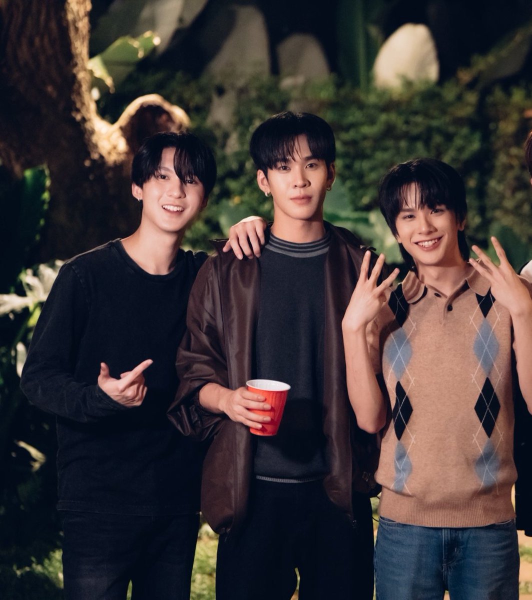 tnpwrg's tweet photo. MR FANBOY CHAPTER 5
#MrFanboyEP5
#รักสุดใจนายแฟนบอยSeries
#MrFanboySeries

from this                                                to this https://t.co/Sj9fiVtAb5