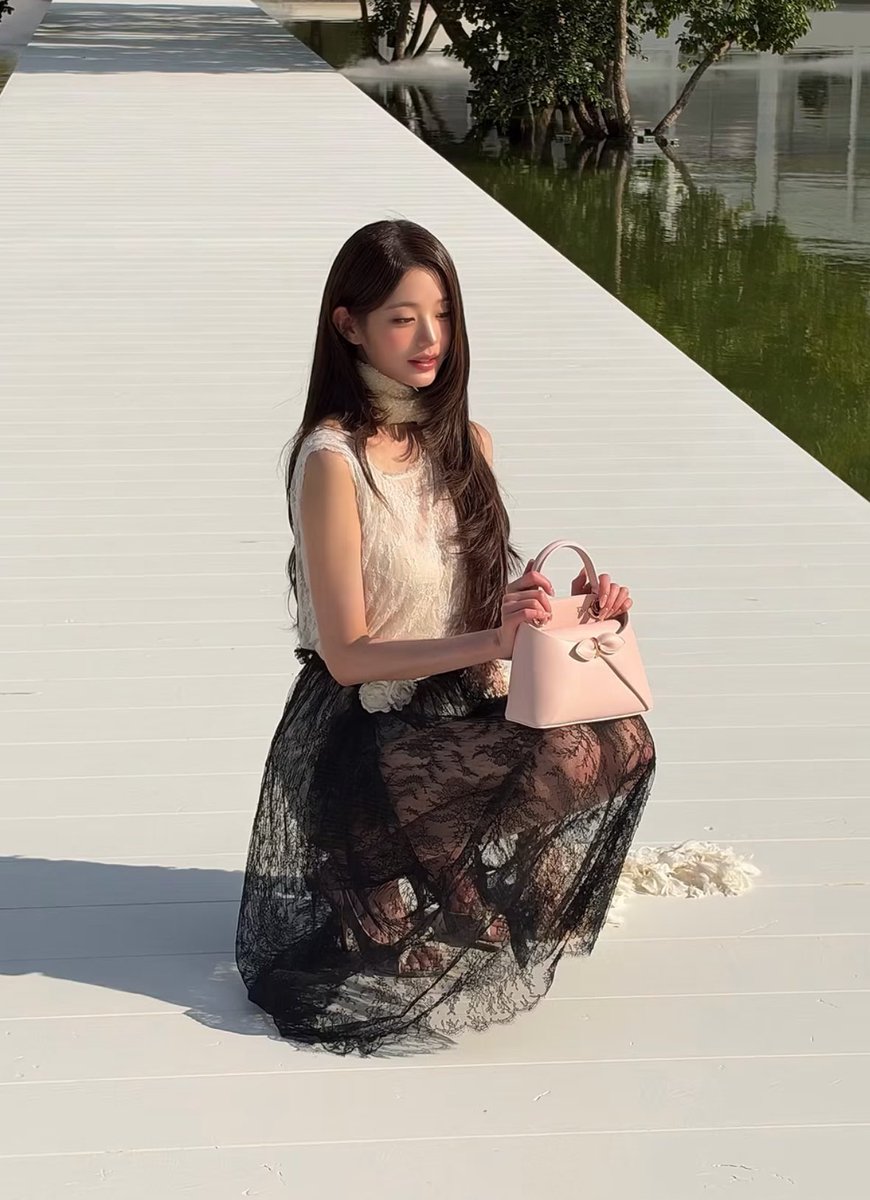 JingX_108's tweet photo. Wonyoung at DiorSummer27

WONYOUNG IN DIOR
#WonyoungDiorSummer27
#JANGWONYOUNG
#WONYOUNG
#DiorSummer27 @Dior https://t.co/An5JlNDQoe