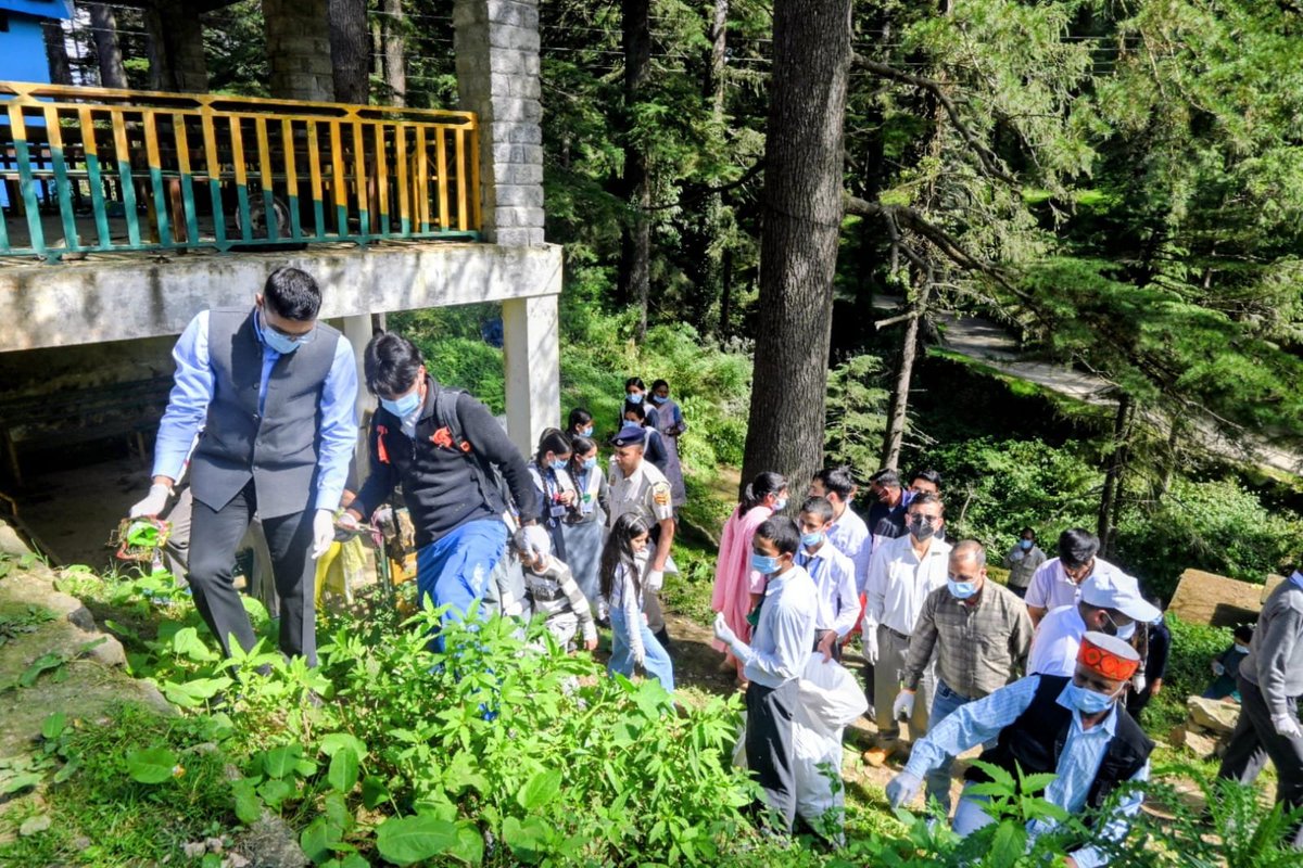 DCChamba's tweet photo. स्वच्छता ही सेवा अभियान-2026 के अंतर्गत खज्जियार में जिला स्तरीय जन स्वच्छता अभियान आयोजित https://t.co/zduy4ZN2uB