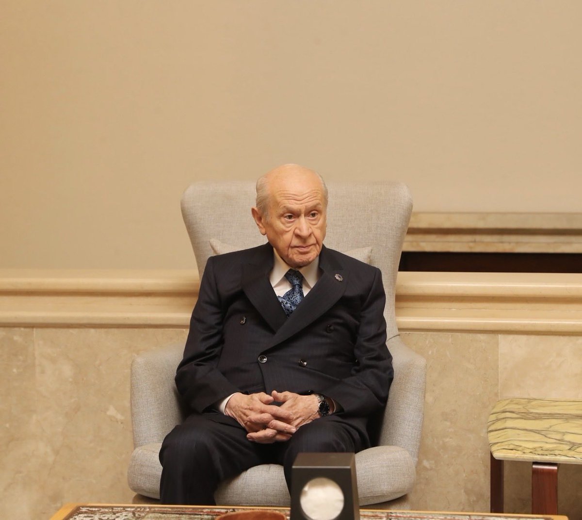 Tamerakrolu1Cak's tweet photo. Genel Başkanımız Sayın Devlet Bahçeli @dbdevletbahceli 28. Dönem 5. Yasama Yılı açılışı için TBMM’de https://t.co/Lb4IpZ8KVk
