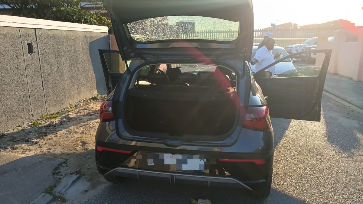 SAPoliceService's tweet photo. #sapsWC [POLICE ARREST A COUPLE FOR HIJACKING IN KHAYELITSHA]

A male and a female suspect have been arrested by the #AntiHijacking Unit members following a car chase that led to the discovery of a hijacked vehicle, two cellular telephones and an imitation firearm.

The members spotted a charcoal Hyundai with a flagged registration on Lawulo Road, Khayelitsha, and gave chase. The suspect tried speeding until the members ultimately caught him at Nothobile Street, Khayelitsha. A 24-year-old male suspect came out of the vehicle and pointed an imitation firearm towards the police and they retaliated resulting in him sustaining bullet wounds on his upper body. He was admitted to the nearest hospital for medical care and he is under police guard. Furthermore, a female passenger aged 23 was apprehended. They were both arrested for possession of a hijacked vehicle, possession of stolen property, pointing of a firearm, and reckless and negligent driving.

Both suspects were detained at Lingelethu West #SAPS and will appear at Khayelitsha Magistrate’s Court once they have been charged.

#FightingCrime #GunsOffTheStreets #SaferCommunities ST

https://t.co/xIHycwjdSx