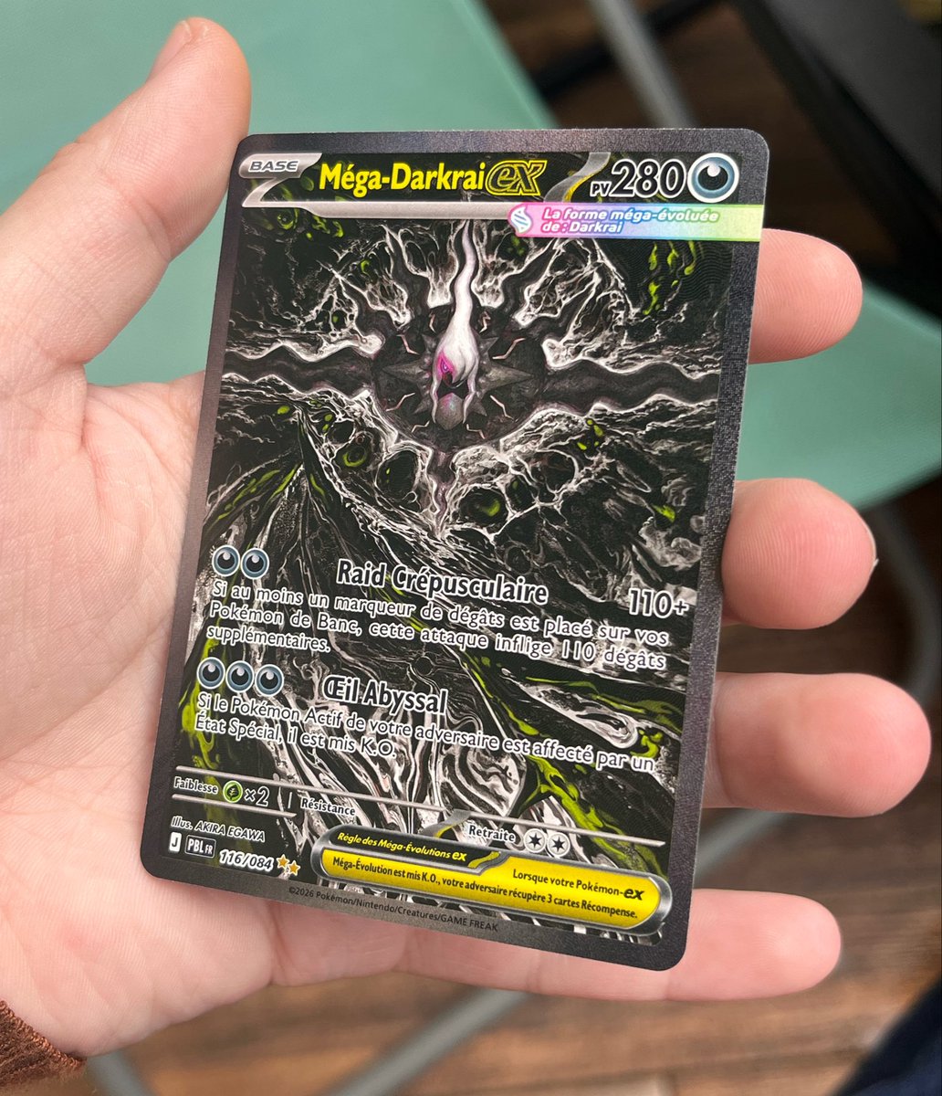 Lama_mp4's tweet photo. UN SEUL booster acheté au tabac pour pouvoir payer en carte et on chope le Méga Darkrai c’est trop grave https://t.co/GHuIp9ejWe