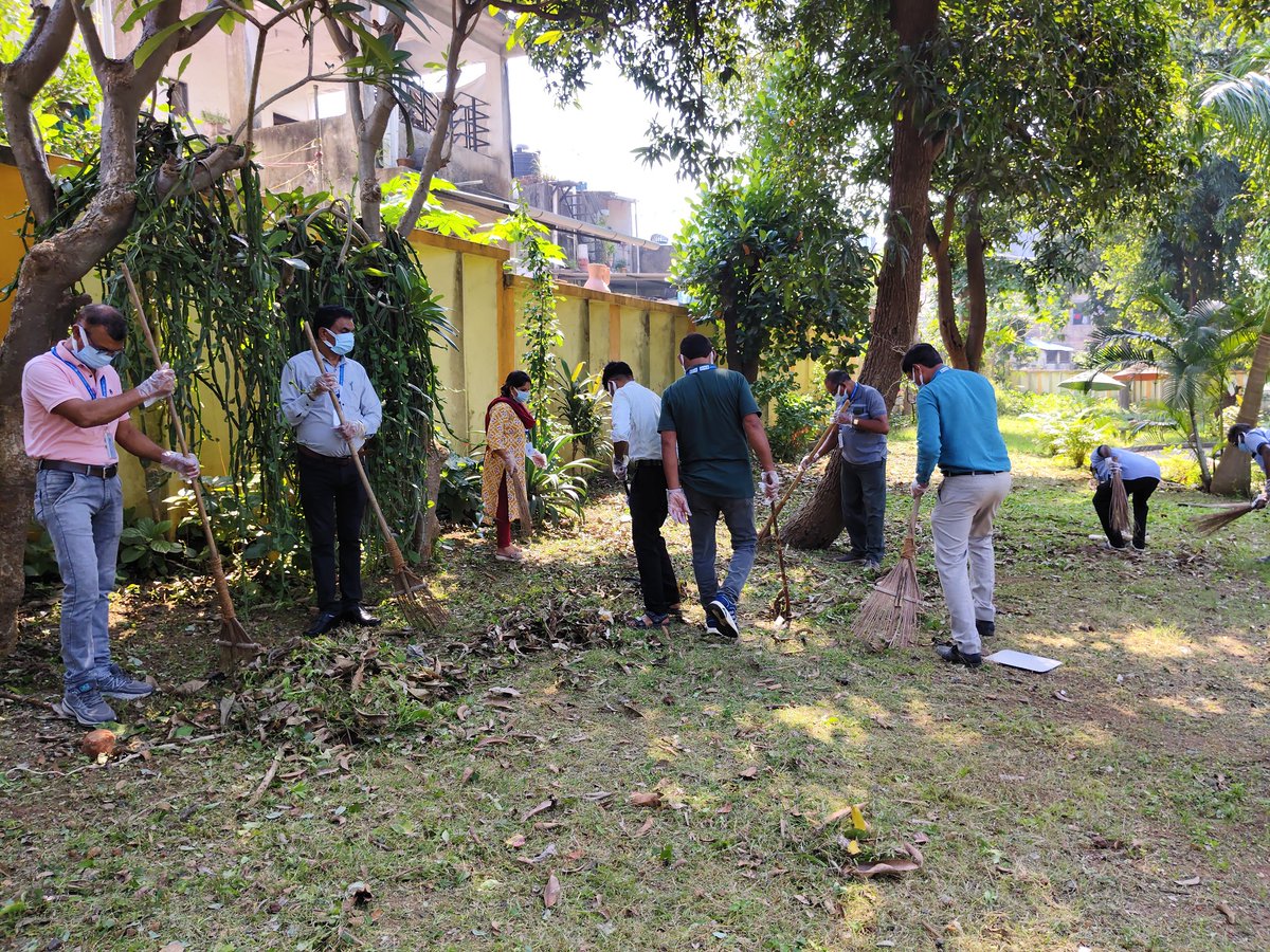 DSCDharampur's tweet photo. As part of #SwachhataHiSeva2026, cleaning and maintenance activities were undertaken in the Science Park of @DSCDharampur a unit of @ncsmgoi @MinOfCultureGoI , promoting cleanliness and responsible upkeep of green spaces.
#SwachhBharat #GreenSpaces #Cleanliness #JanBhagidari https://t.co/1F11NxBCIM