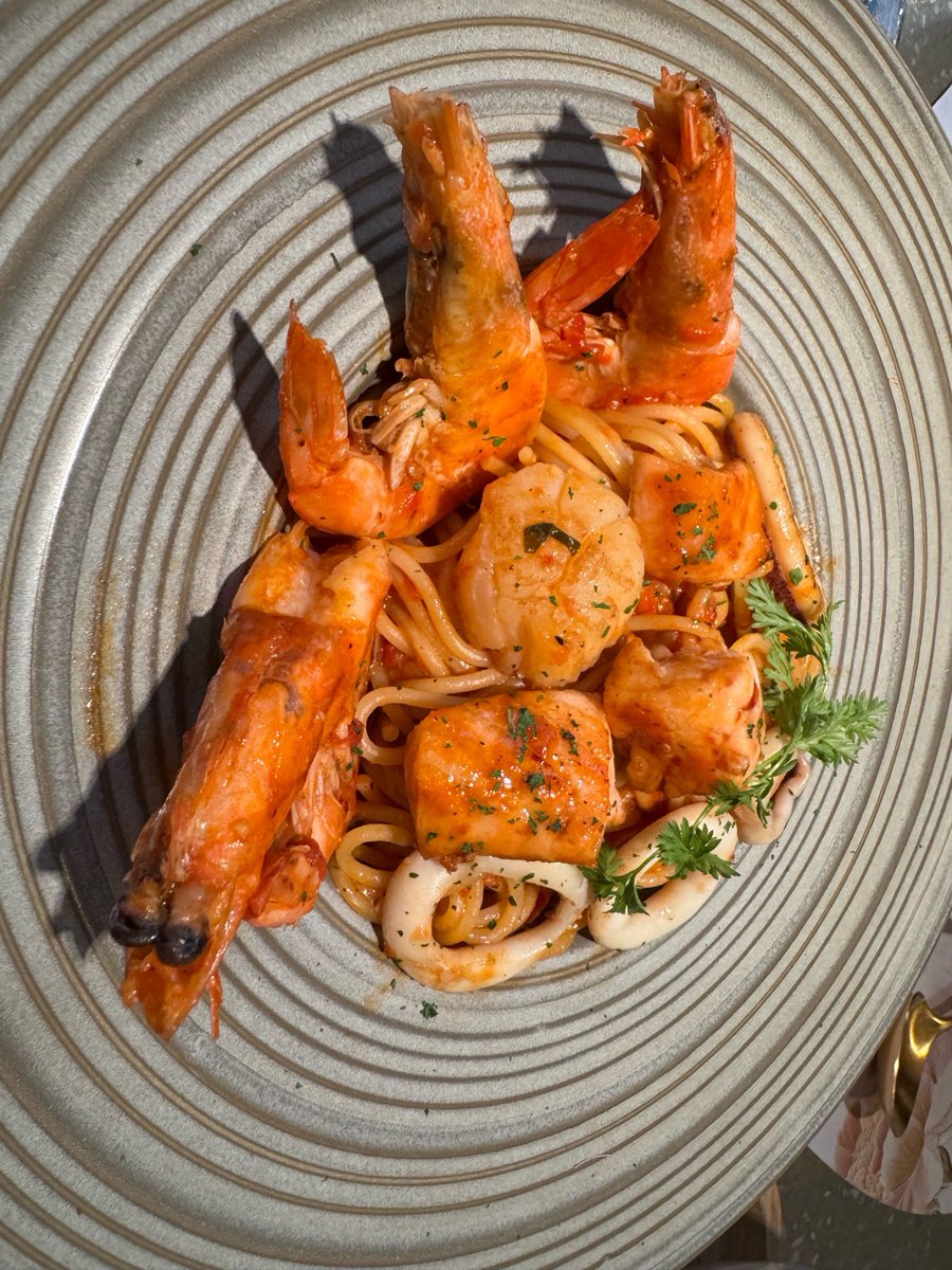 drex_vn57166's tweet photo. [I saw a shrimp that Shang really thinks is so beautiful—yummy, right]， https://t.co/ytzC14LYfh