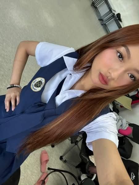 truegelove's tweet photo. Today’s category is selfies.

I’d probably take tons of selfies if I look like this. Please bless us with more selfies, sweetheart.
#AngelaMuji https://t.co/obERlQJ4ZX