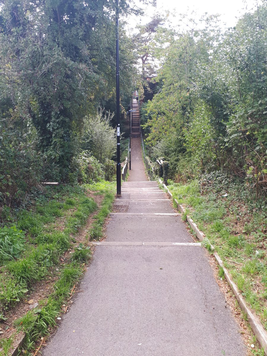 emiloppe's tweet photo. Algo parecido traté de hacerlo con la travesía inquietante de Southampton, pero se me ocurrió empezar a hacerlo en invierno y la de otoño es de un 21 de septiembre 💀 https://t.co/CN8NRT34iq