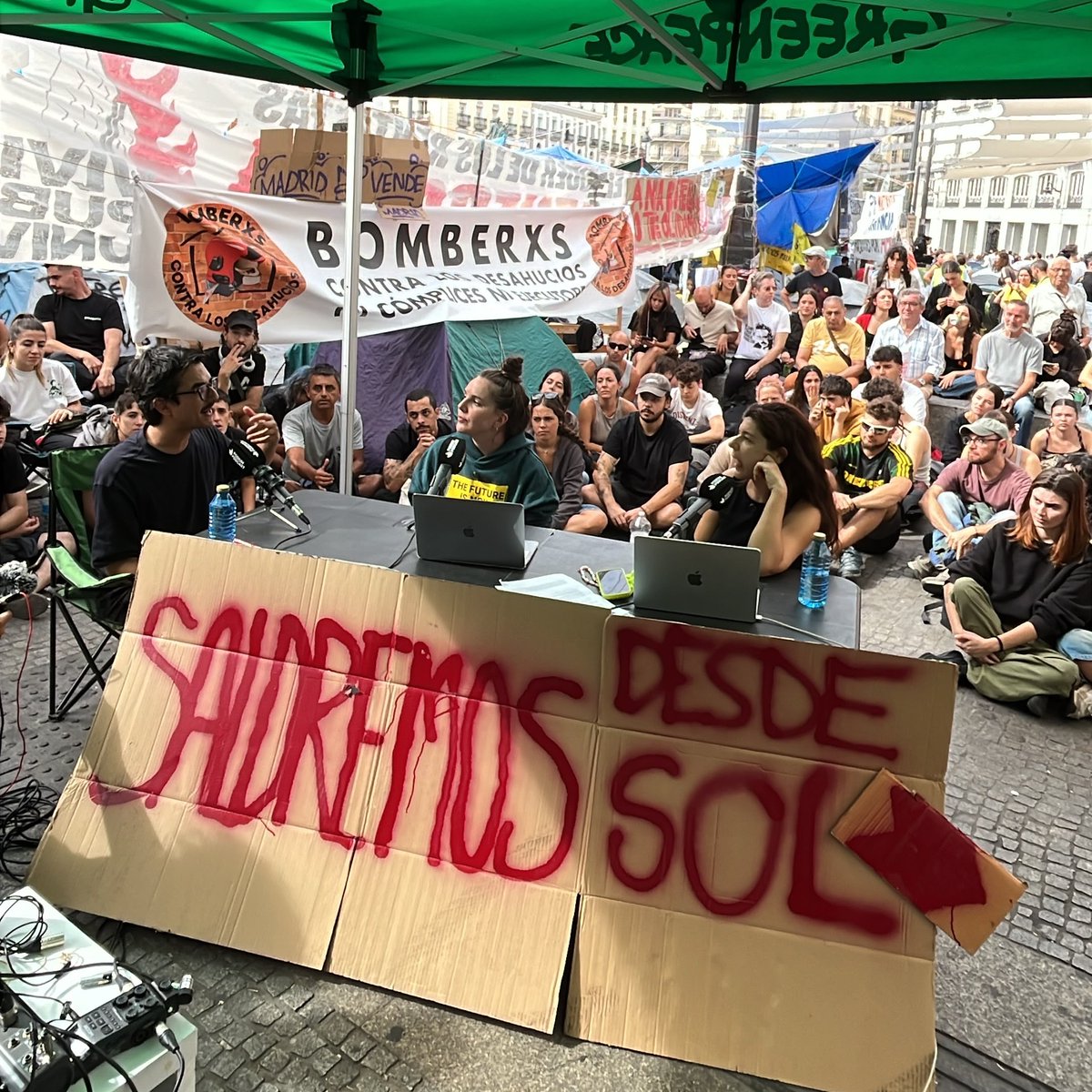 SaldremosMejor's tweet photo. Mejorcitas, hoy estamos donde se tiene que estar, que es en la acampada de Sol.

Hablamos con distintas voces de lo necesaria que es esta manifestación y de lo lejos que se puede llegar con organización y esperanza.

📲SALDREMOS DESDE SOL: https://t.co/CiAMM4tmYC https://t.co/moc1QD5p1M