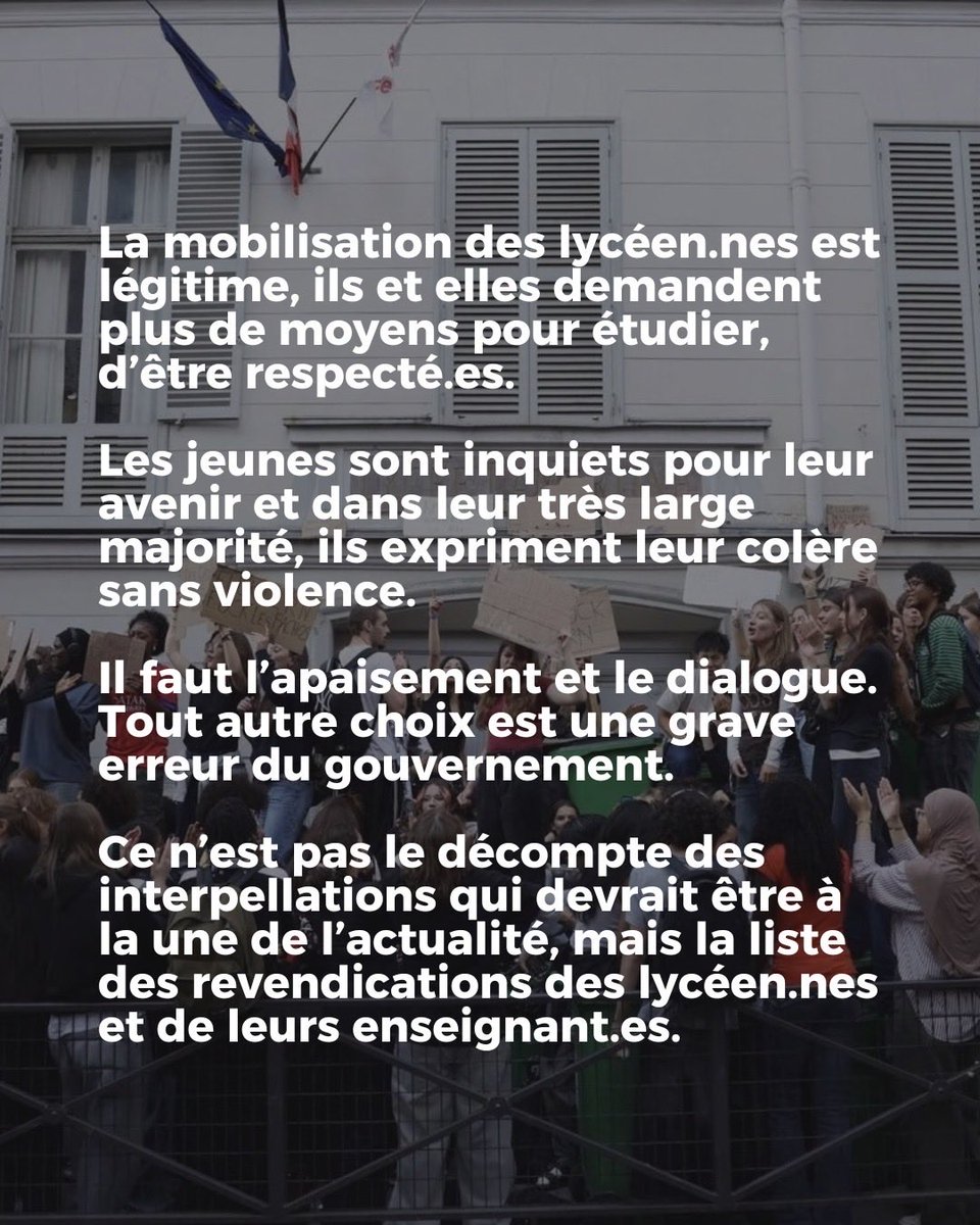 StephanTroussel's tweet photo. La mobilisation des lycéen.nes est légitime, ils et elles demandent plus de moyens pour étudier, d’être https://t.co/lwSG88XIvI. 

Les jeunes sont inquiets pour leur avenir et dans leur très large majorité, ils expriment leur colère sans violence. https://t.co/ufIKWD3TjR