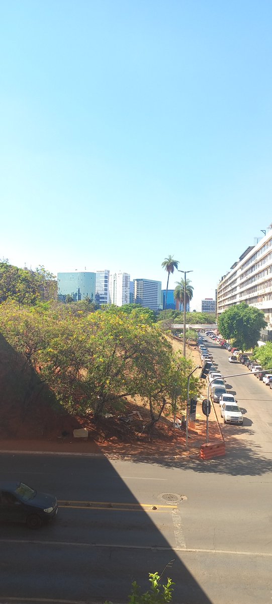 _AlexMS_'s tweet photo. BSB. É até bonita. Pena que tenha tanto FDP nas imediações. https://t.co/4ycdLFjkci