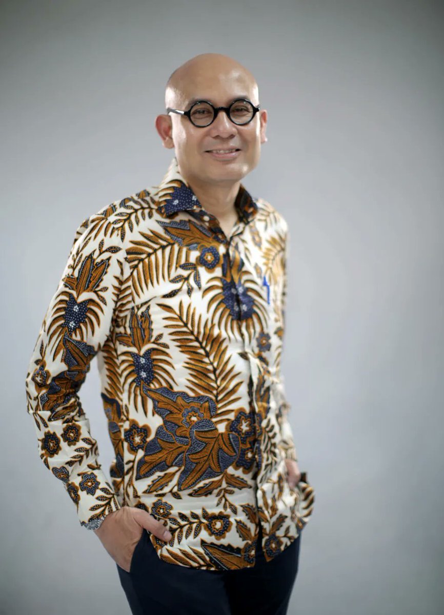 ColminIndonesia's tweet photo. Indonesia’s new Foreign Minister, Arrmanatha Christiawan Nasir, is a highly experienced career diplomat.

Born in Bangkok in 1971, he later went to school in London, earned an economics degree at the University of Buckingham and an MBA at the University of Leicester. https://t.co/k4y0zRPVdA