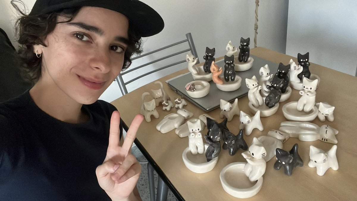 gatitosentiment's tweet photo. with my gang :P https://t.co/ufeu7bphkM