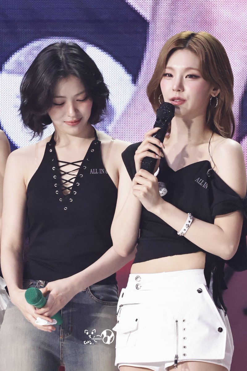 mt9itzy5jpn's tweet photo. #毎日テントン

🌷1792日

#ITZY #YEJI #RYUJIN
#RYEJI #땡덩 #叮咚 https://t.co/g6tTOaAUzh