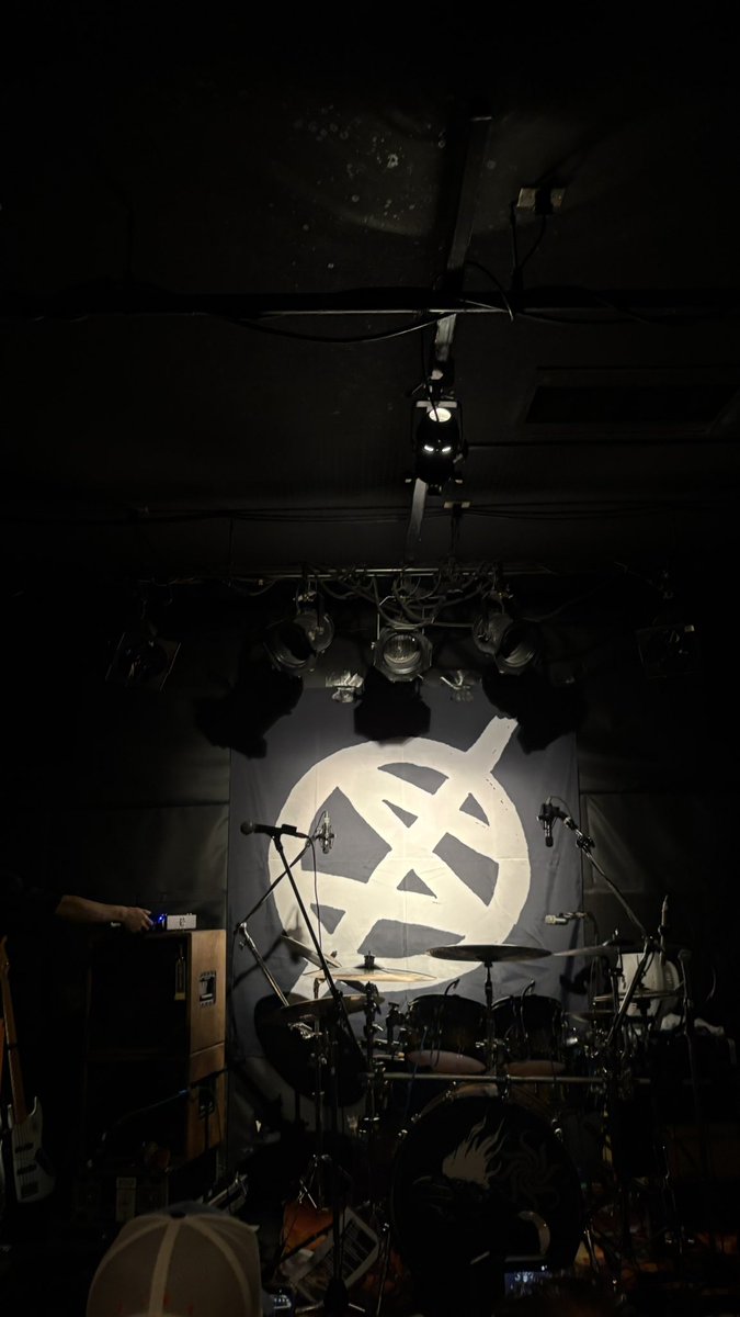 pitatapu's tweet photo. ﾄﾞｽﾞｻﾝ、福岡ぶん投げフロアｱﾁｱﾁ助かるﾈ~
好き曲でお友達の目の前にフレームインしちゃって出会うのおもろいね地元感じた
次小倉なの神だゃ〜お友達全員集合ﾀﾞﾈﾝ https://t.co/KX23jebmtM